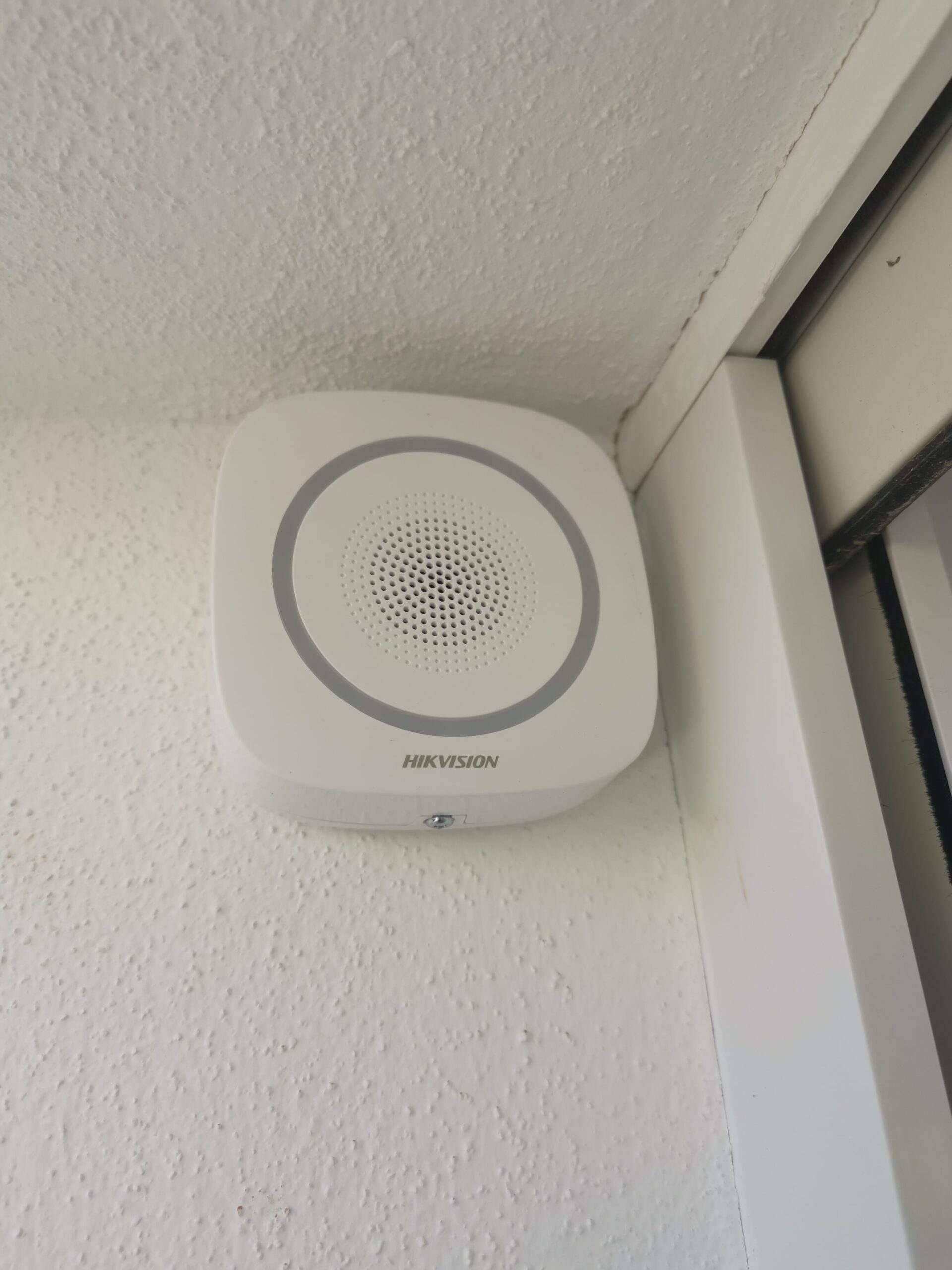 Sirene alarmsysteem Algorfa scaled Project 10 Alarmsysteem installatie Algorfa